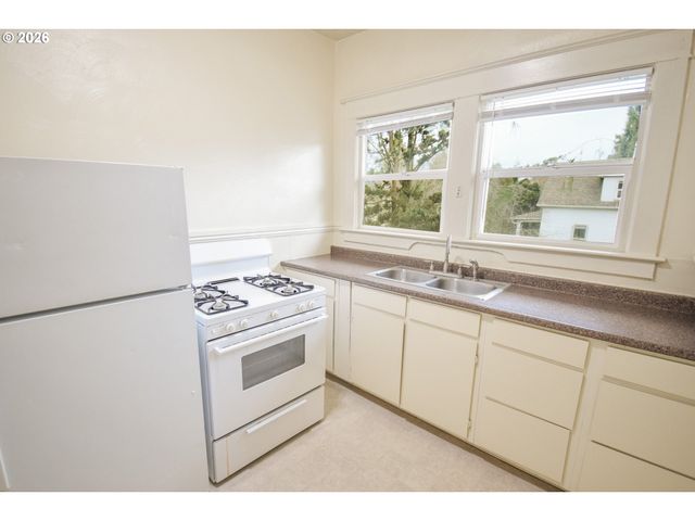 4024 Ne 6TH Ave, Portland, OR 97212