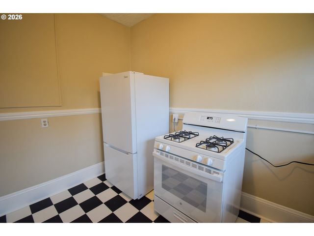 4024 Ne 6TH Ave, Portland, OR 97212