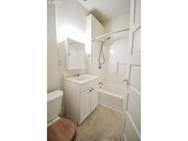 4024 Ne 6TH Ave, Portland, OR 97212