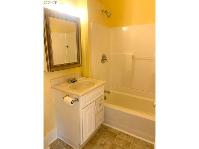 4024 Ne 6TH Ave, Portland, OR 97212
