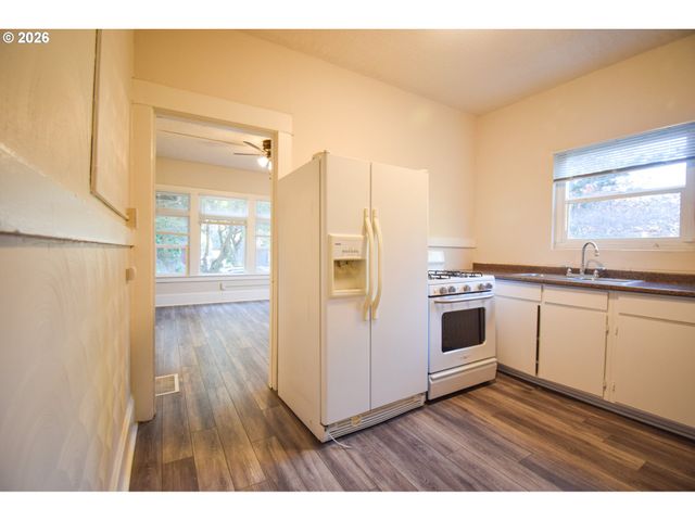 4024 Ne 6TH Ave, Portland, OR 97212
