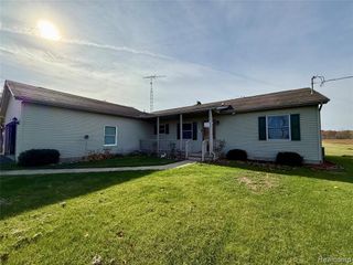 10415 N Genesee Road, Mount Morris, MI 48458