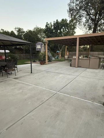 5828 Central Ave, Bonita, CA 91902