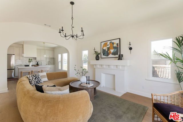 2812 Somerset Drive, Los Angeles, CA 90016