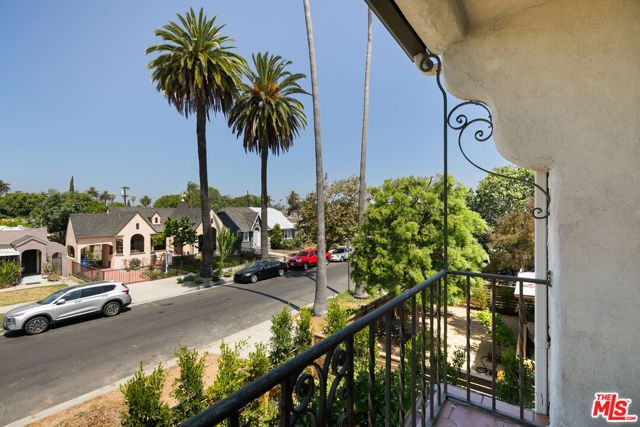 2812 Somerset Drive, Los Angeles, CA 90016