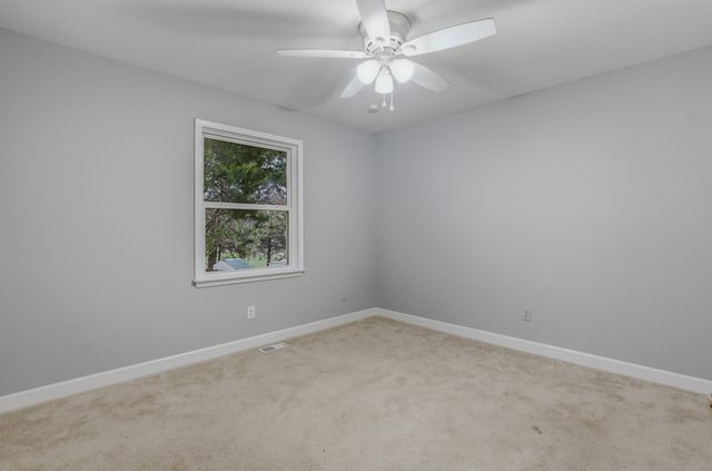 8600 W TRAILS WEST DR, Columbia, MO 65202