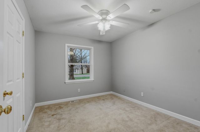 8600 W TRAILS WEST DR, Columbia, MO 65202