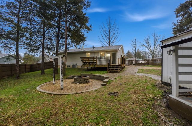 8600 W TRAILS WEST DR, Columbia, MO 65202