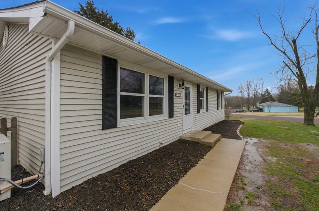 8600 W TRAILS WEST DR, Columbia, MO 65202