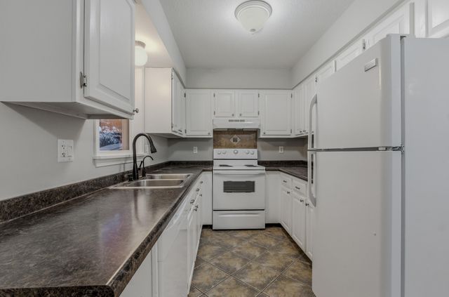 8600 W TRAILS WEST DR, Columbia, MO 65202