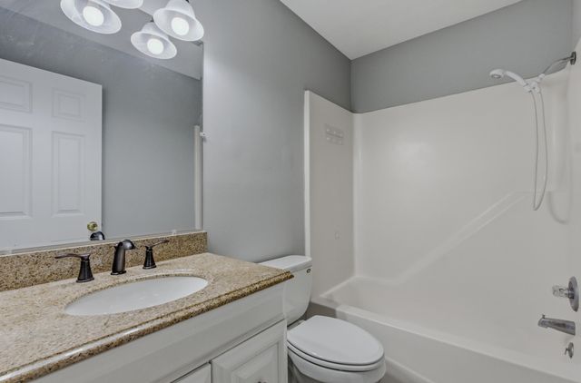 8600 W TRAILS WEST DR, Columbia, MO 65202