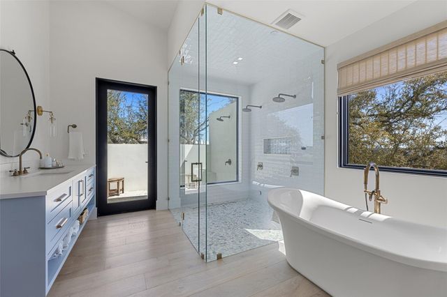 5805 Twin Peaks TRCE, Austin, TX 78738