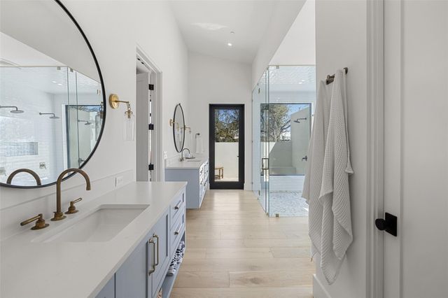 5805 Twin Peaks TRCE, Austin, TX 78738