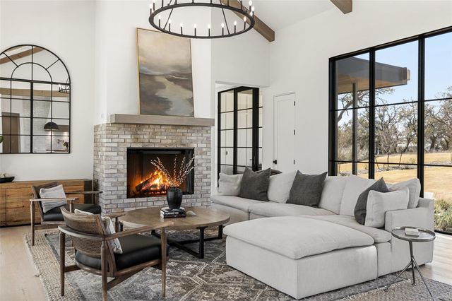 5805 Twin Peaks TRCE, Austin, TX 78738