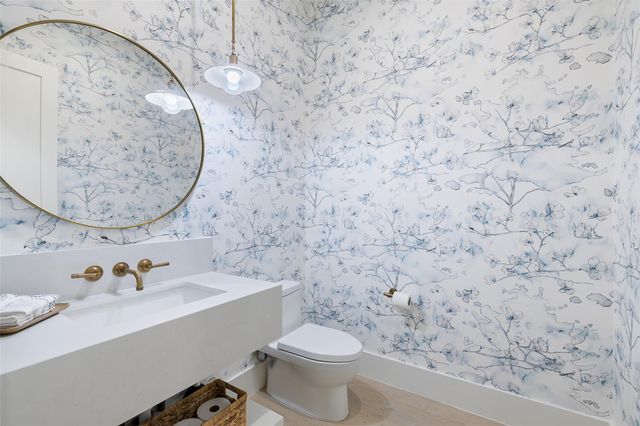 5805 Twin Peaks TRCE, Austin, TX 78738