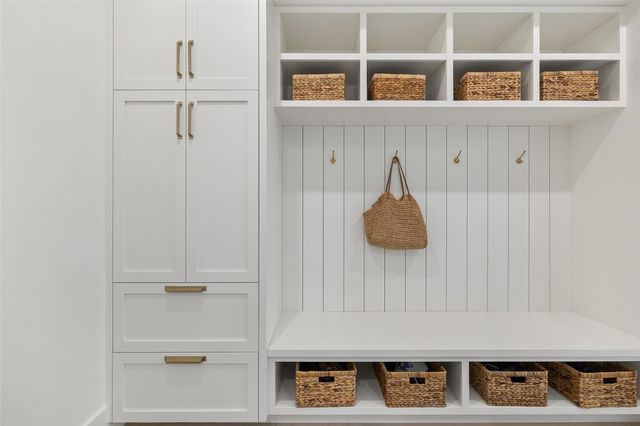 5805 Twin Peaks TRCE, Austin, TX 78738