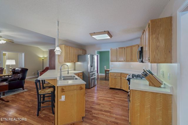 1212 N Wingate Way, Maryville, TN 37803