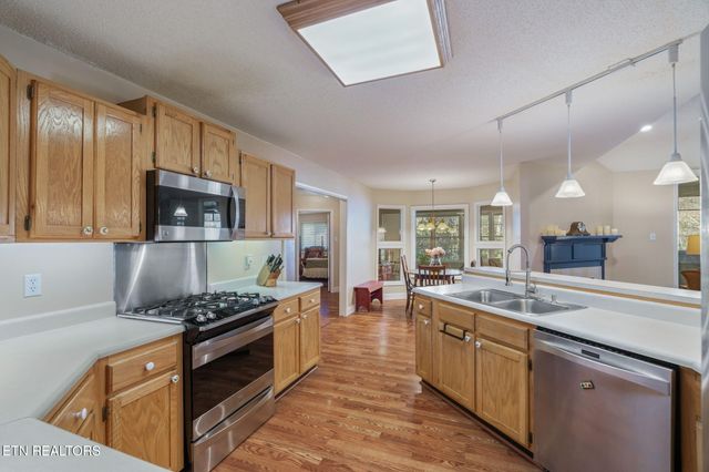 1212 N Wingate Way, Maryville, TN 37803