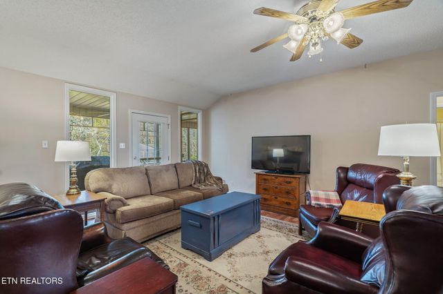 1212 N Wingate Way, Maryville, TN 37803