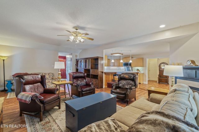 1212 N Wingate Way, Maryville, TN 37803