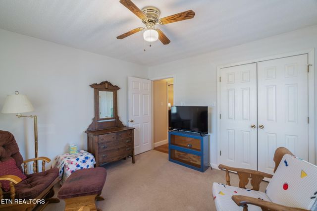 1212 N Wingate Way, Maryville, TN 37803