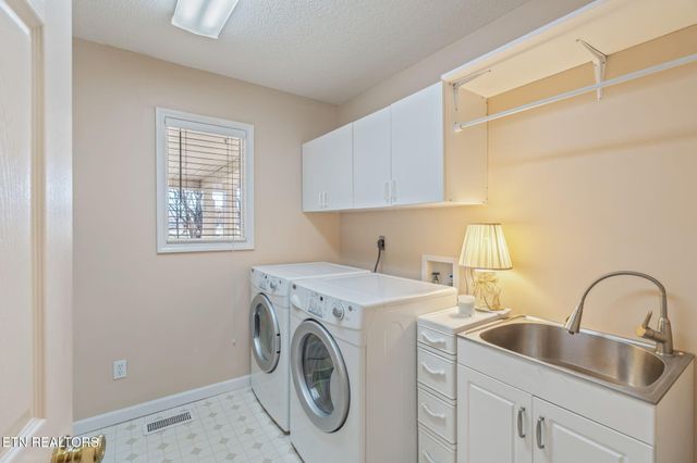 1212 N Wingate Way, Maryville, TN 37803