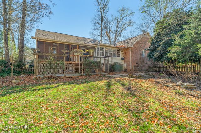 1212 N Wingate Way, Maryville, TN 37803