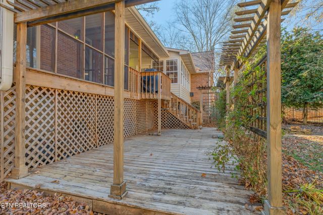 1212 N Wingate Way, Maryville, TN 37803