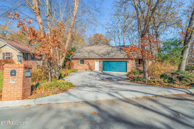 1212 N Wingate Way, Maryville, TN 37803