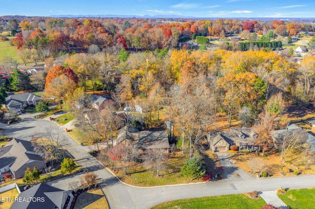 1212 N Wingate Way, Maryville, TN 37803