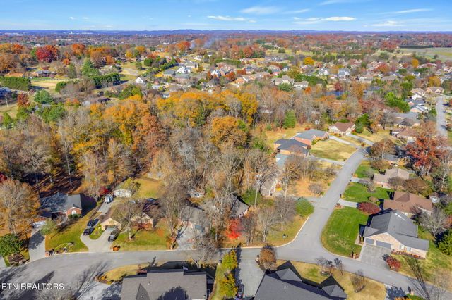 1212 N Wingate Way, Maryville, TN 37803