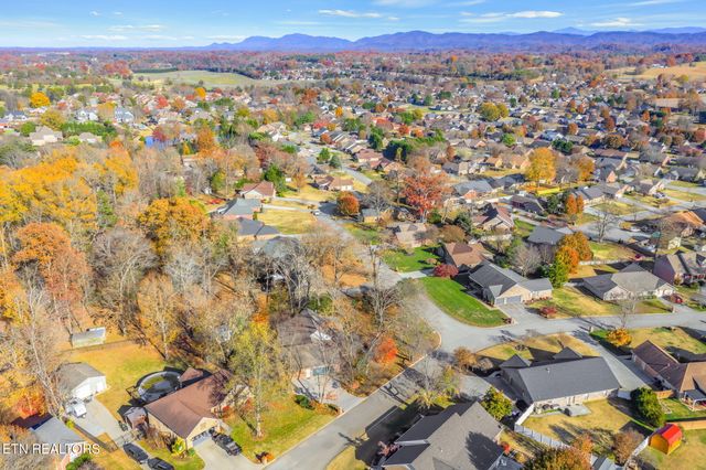 1212 N Wingate Way, Maryville, TN 37803