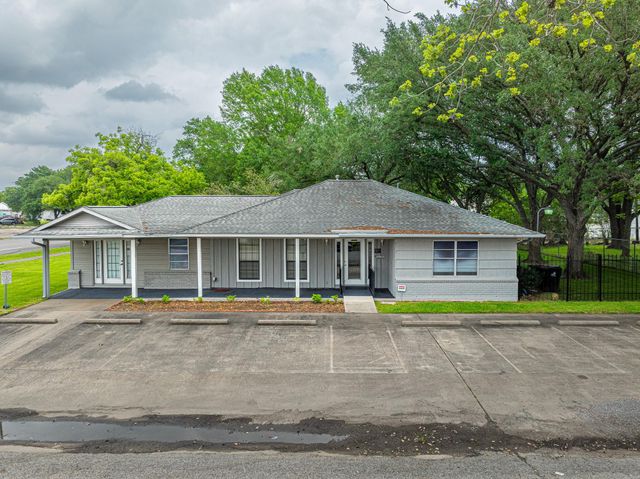 1105 San Jacinto Street, Rosenberg, TX 77471