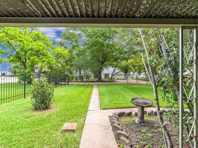 1105 San Jacinto Street, Rosenberg, TX 77471