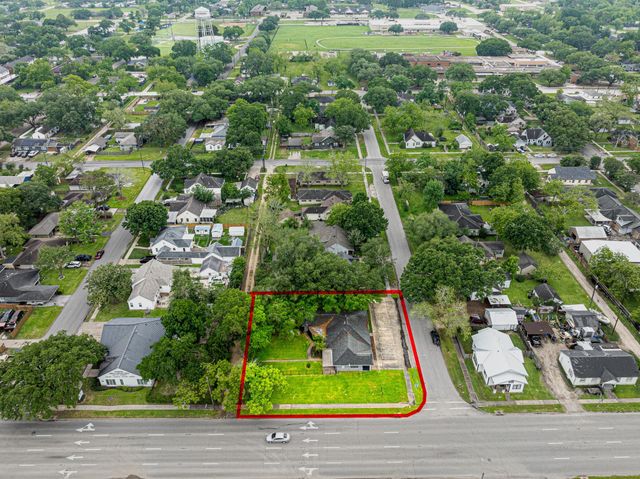 1105 San Jacinto Street, Rosenberg, TX 77471