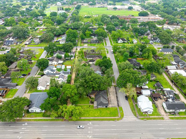 1105 San Jacinto Street, Rosenberg, TX 77471