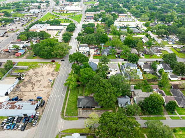 1105 San Jacinto Street, Rosenberg, TX 77471