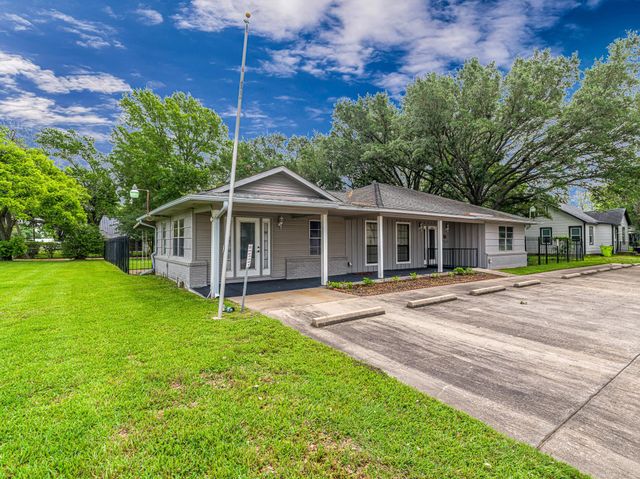 1105 San Jacinto Street, Rosenberg, TX 77471