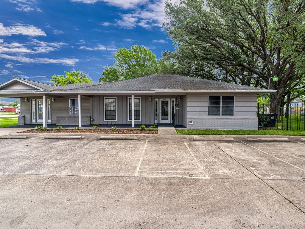 1105 San Jacinto Street, Rosenberg, TX 77471
