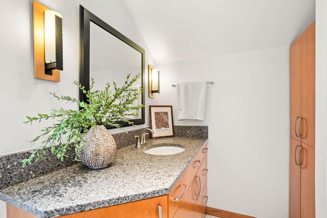 5160 N Idlewild AVENUE, Whitefish Bay, WI 53217