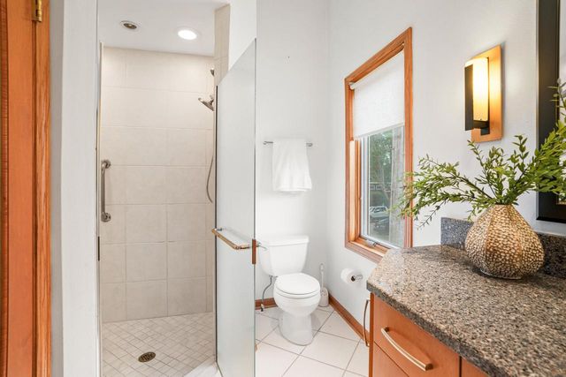 5160 N Idlewild AVENUE, Whitefish Bay, WI 53217