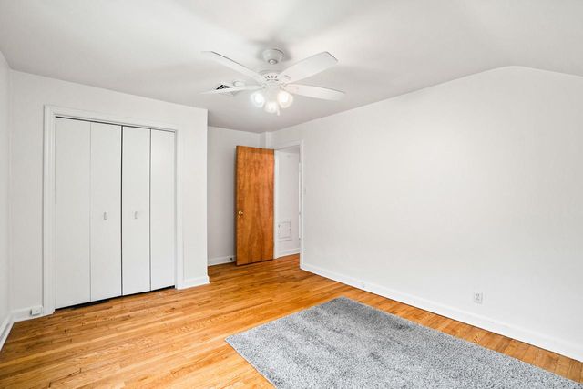 5160 N Idlewild AVENUE, Whitefish Bay, WI 53217