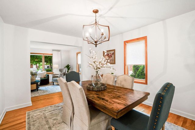 5160 N Idlewild AVENUE, Whitefish Bay, WI 53217