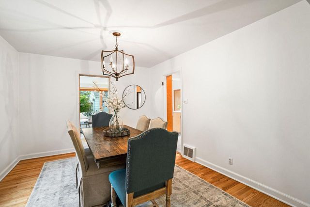 5160 N Idlewild AVENUE, Whitefish Bay, WI 53217