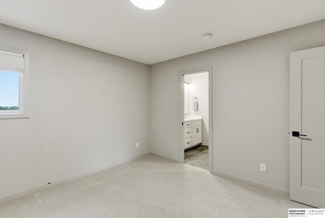 2007 S 211 Street, Elkhorn, NE 68022