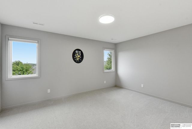 2007 S 211 Street, Elkhorn, NE 68022