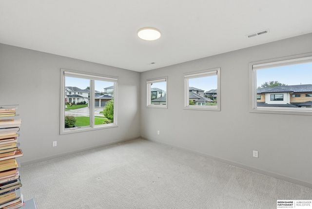 2007 S 211 Street, Elkhorn, NE 68022