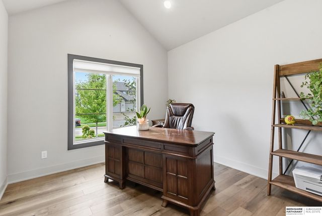 2007 S 211 Street, Elkhorn, NE 68022