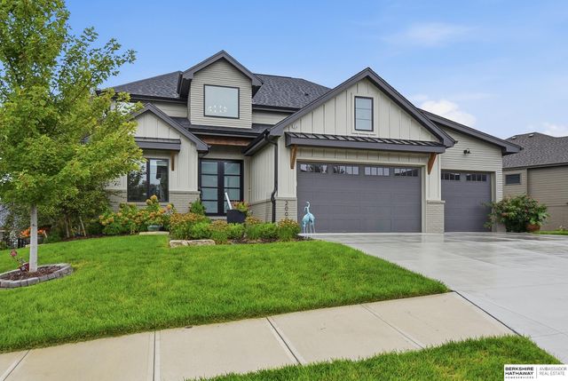 2007 S 211 Street, Elkhorn, NE 68022