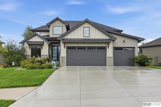 2007 S 211 Street, Elkhorn, NE 68022
